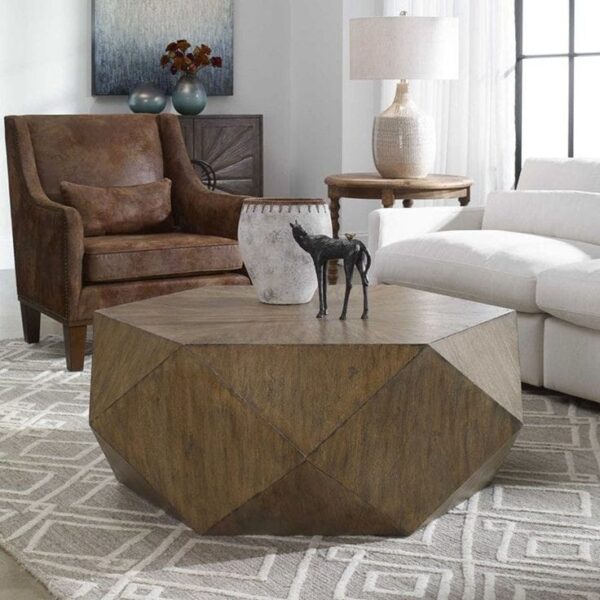 Crafted in a bold geometric faceted design - Image 4